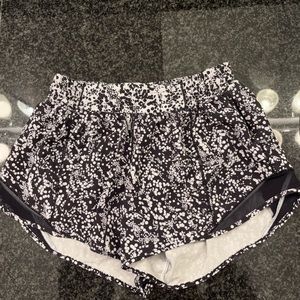 Size 6 spotted lulu shorts